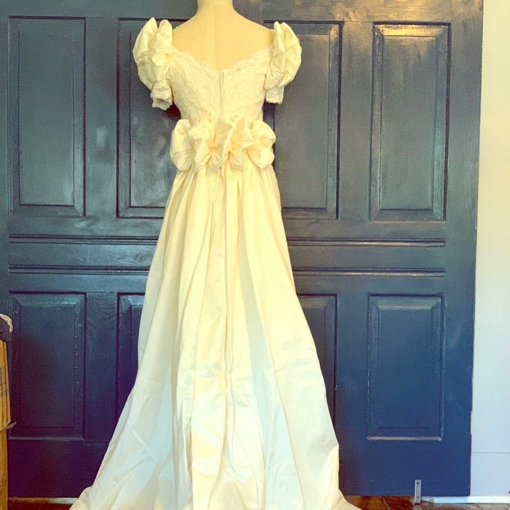 Vintage wedding dress